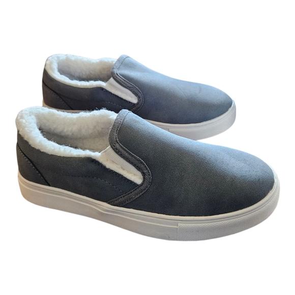 London Fog Youth Slip Ons Size 3 - Picture 1 of 4